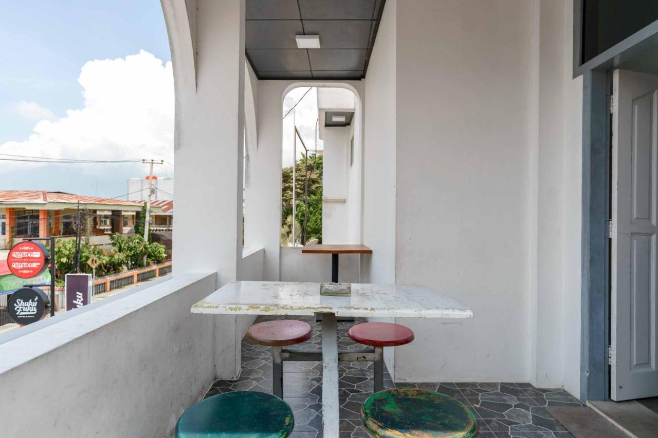 Urbanview Hotel Ananda Syariah By Reddoorz Bukittinggi Exterior photo